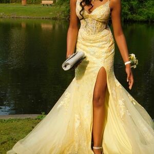 Chic Yellow Floral Prom Dress